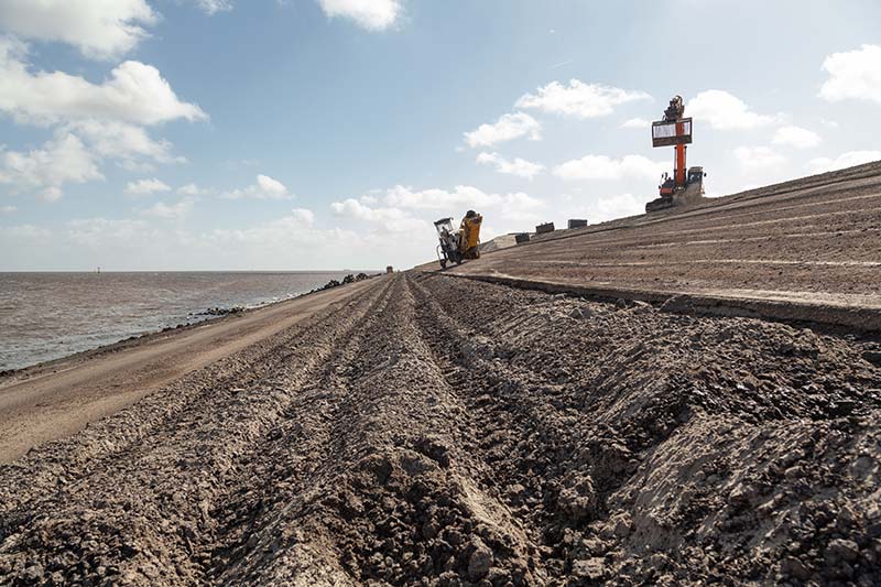 Dike Reinforcement: Lauwersmeerdijk-Vierhuizergat