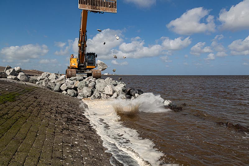 Groningen Lauwersmeerdijk dike reinforcement